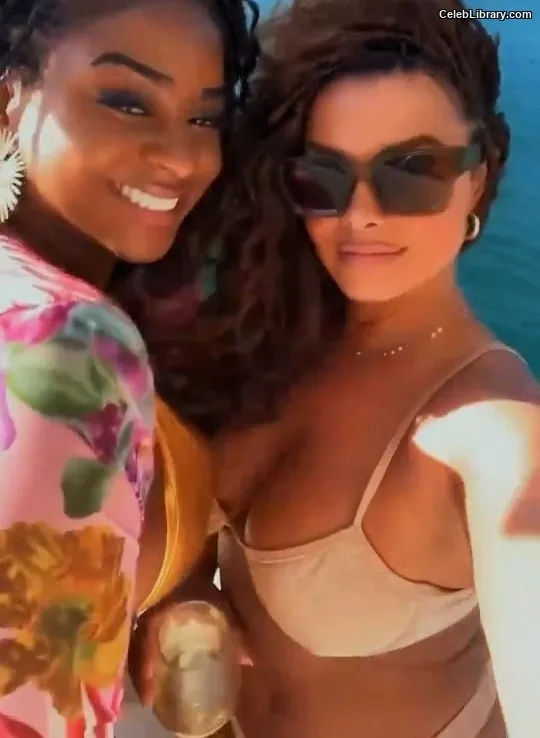 Joy Taylor photo 19 of 1109