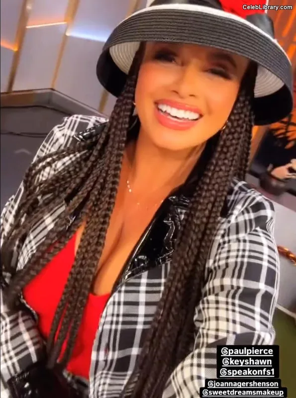 Joy Taylor photo 10 of 1109