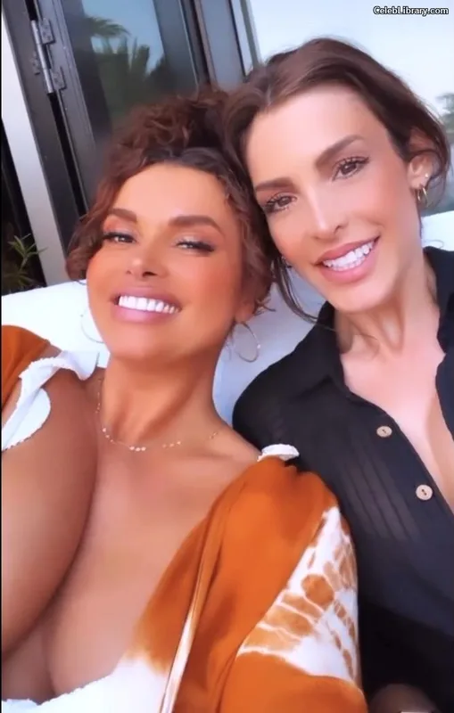 Joy Taylor photo 22 of 1109