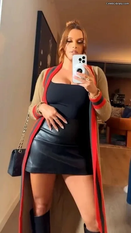 Joy Taylor photo 19 of 1109