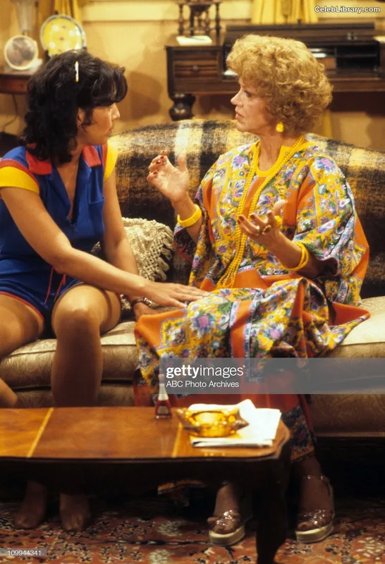 Joyce Dewitt photo 24 of 120
