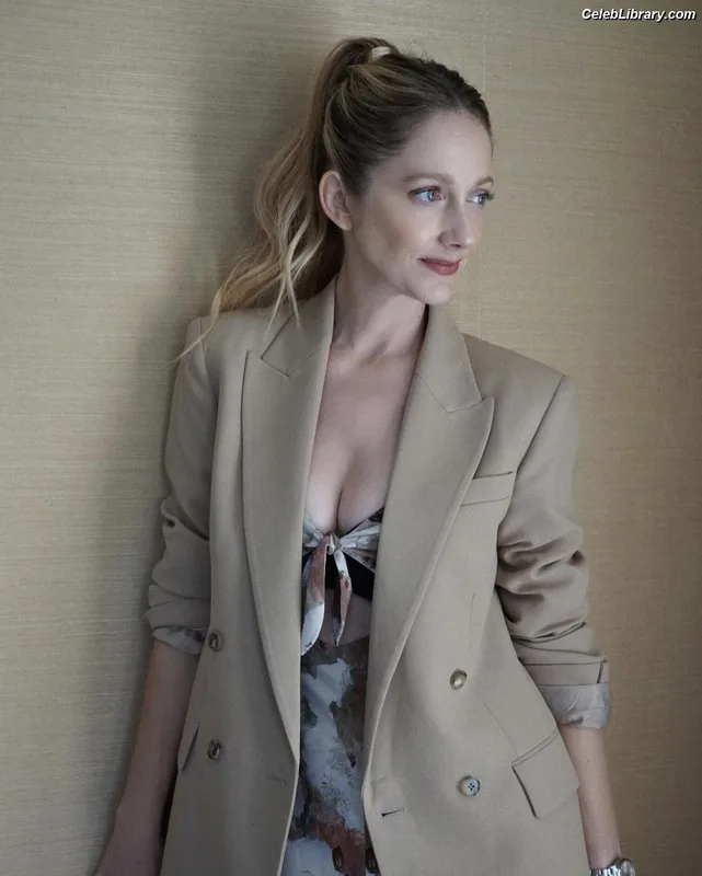 Judy Greer photo 2 of 3