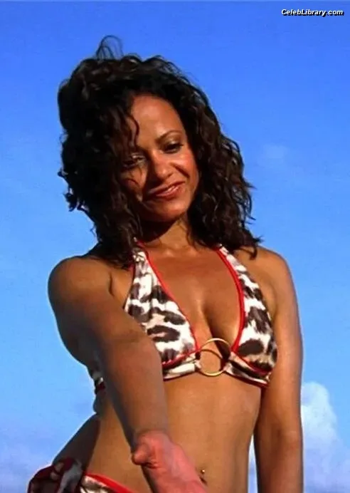 Judy Reyes photo 6 of 27