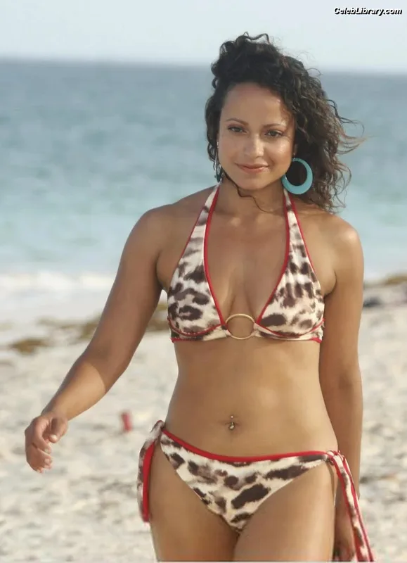 Judy Reyes photo 17 of 27