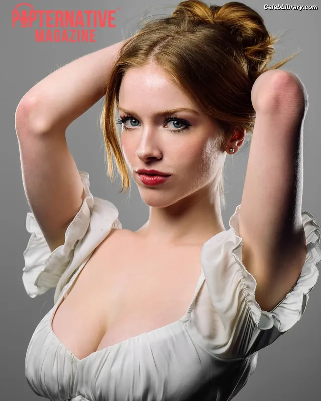 Julia Doyle photo 2 of 56