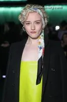 Julia Garner photo 9 of 319