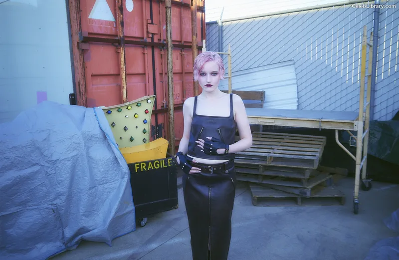 Julia Garner photo 16 of 320