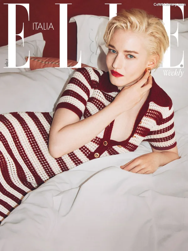Julia Garner photo 18 of 320