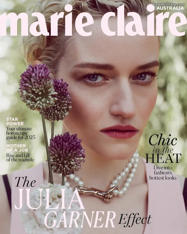 Julia Garner photo 22 of 320