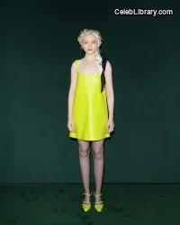 Julia Garner photo 6 of 320