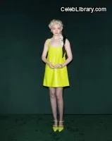 Julia Garner photo 14 of 320