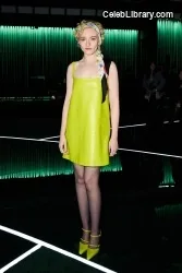 Julia Garner photo 23 of 320