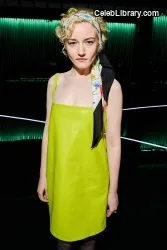 Julia Garner photo 24 of 320