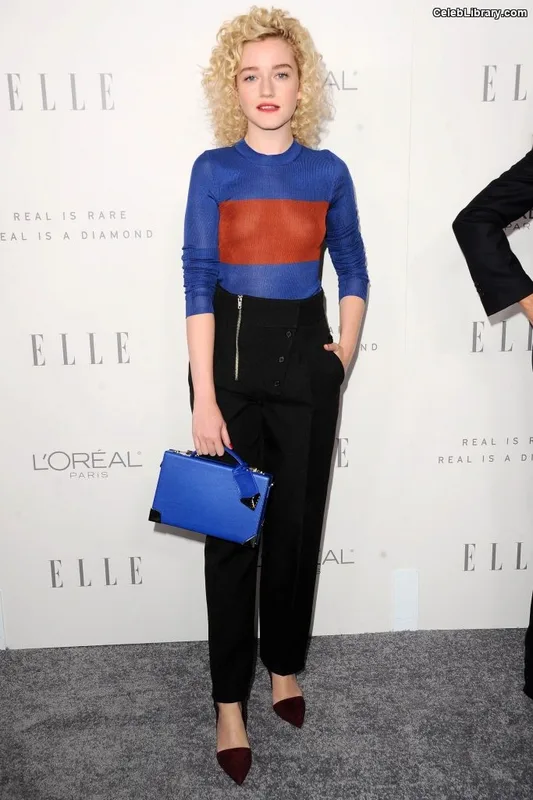 Julia Garner photo 6 of 320