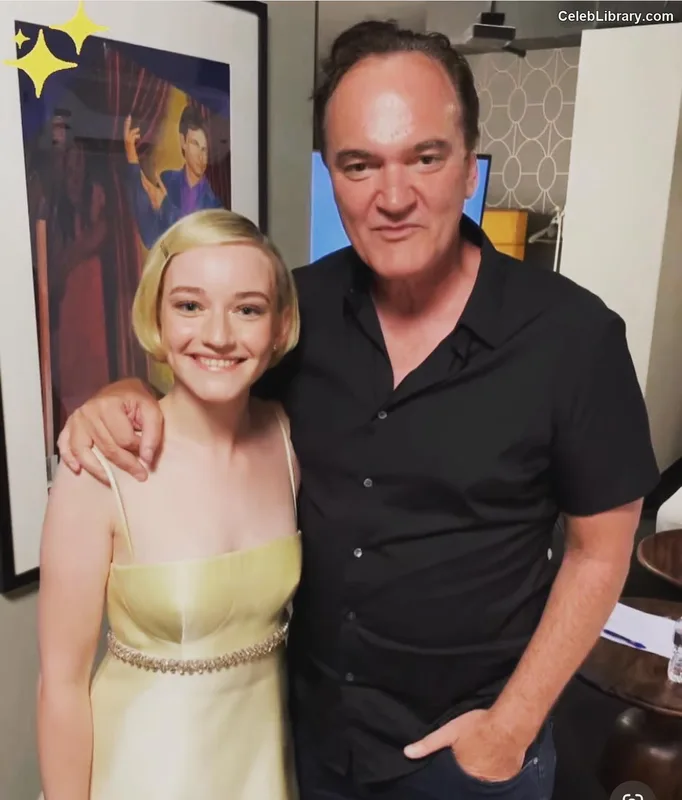 Julia Garner photo 22 of 320