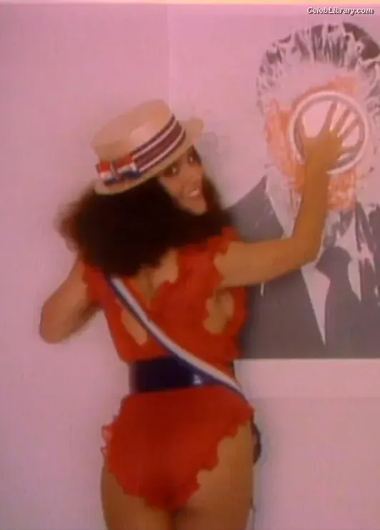 Julia Louis-Dreyfus photo 10 of 97