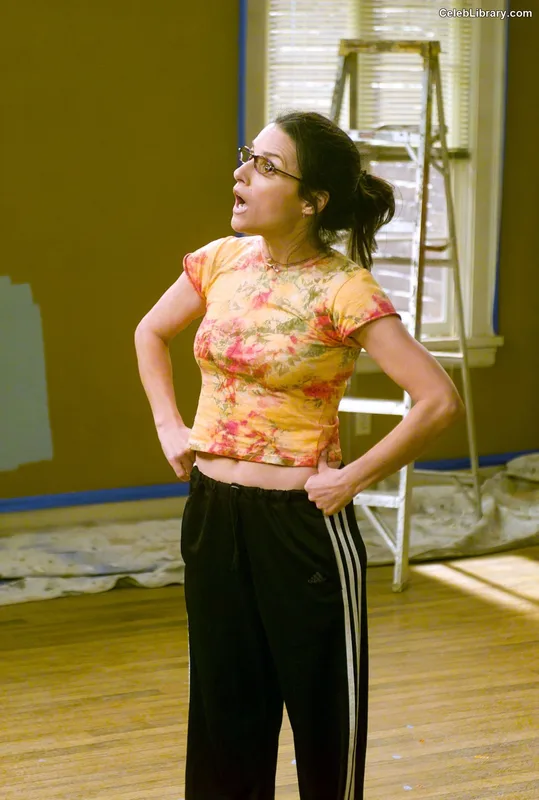 Julia Louis-Dreyfus photo 14 of 98