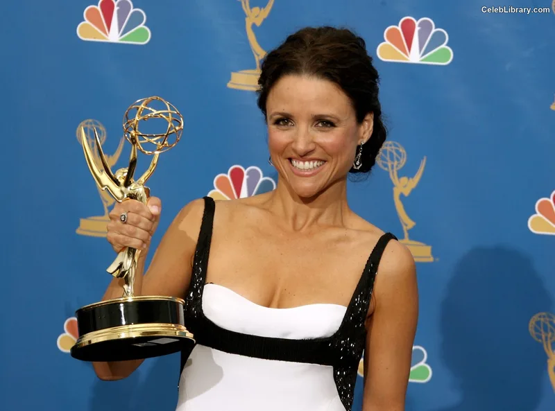 Julia Louis-Dreyfus photo 6 of 98