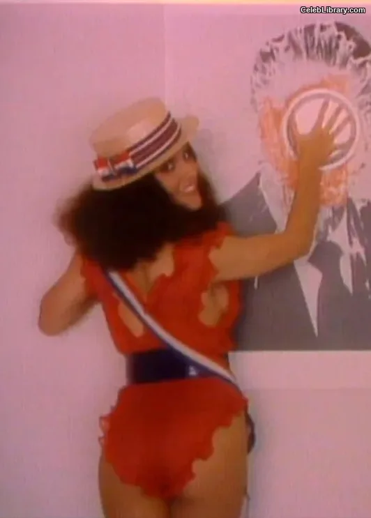 Julia Louis-Dreyfus photo 11 of 98