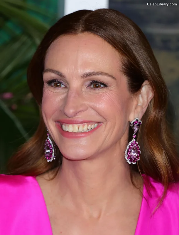 Julia Roberts photo 5 of 111