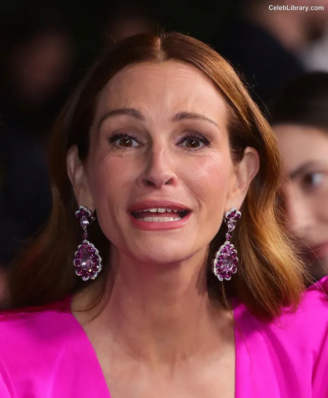 Julia Roberts photo 12 of 111