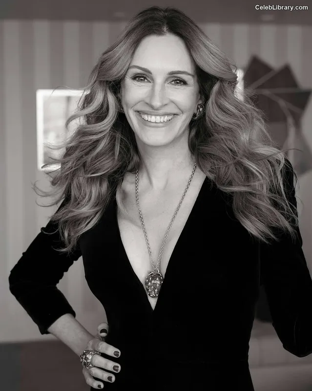 Julia Roberts photo 9 of 111