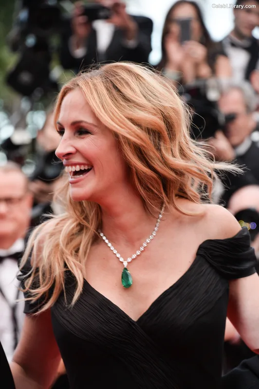 Julia Roberts photo 16 of 111