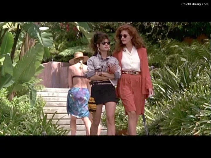 Julia Roberts photo 16 of 111