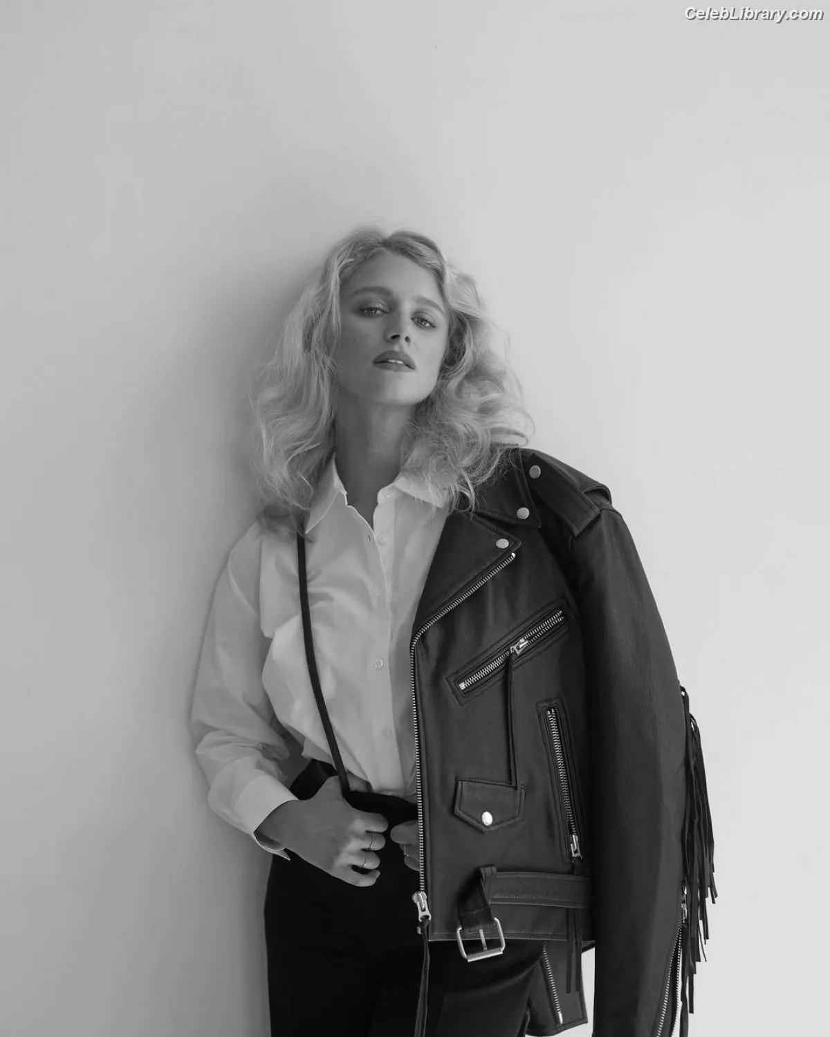 Julia Schlaepfer photo 19 of 97