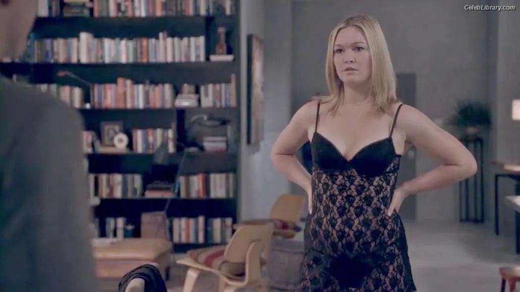 Julia Stiles photo 6 of 148
