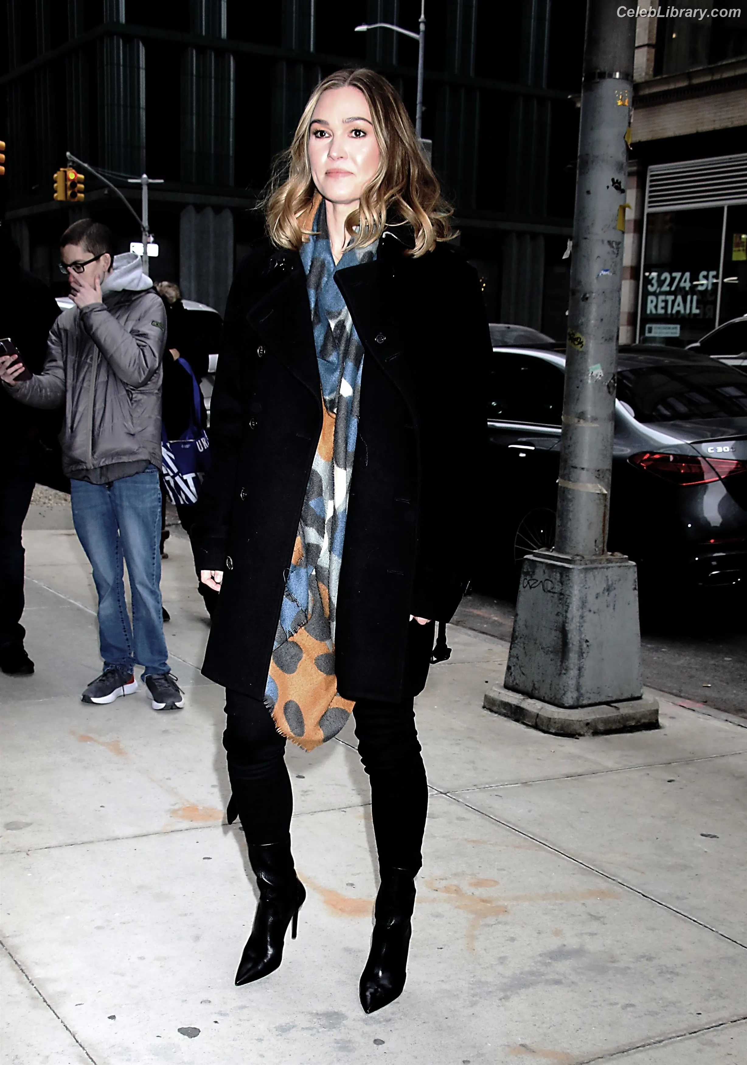 Julia Stiles photo 11 of 148