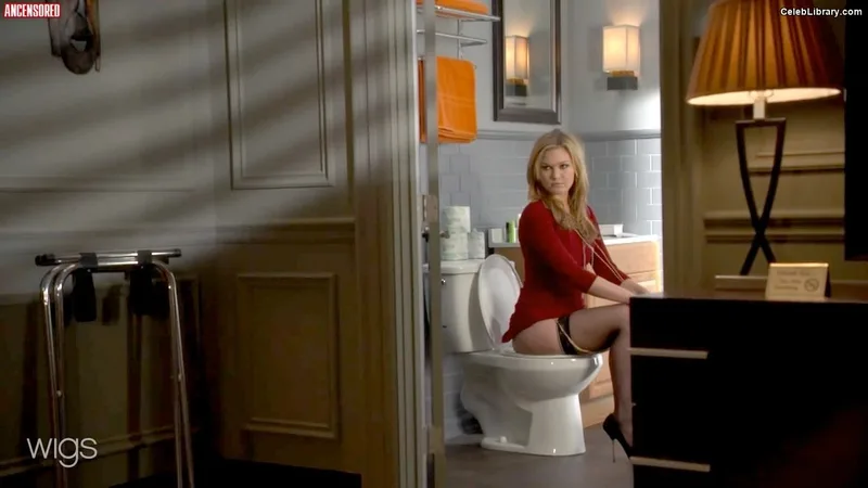 Julia Stiles photo 16 of 149
