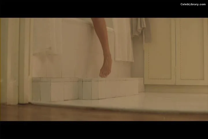 Julia Stiles photo 5 of 149