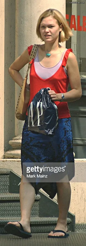 Julia Stiles photo 10 of 149