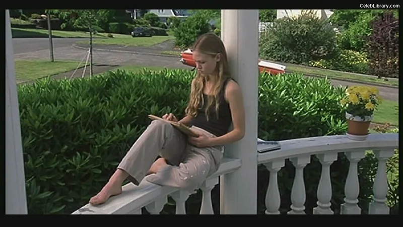 Julia Stiles photo 8 of 149