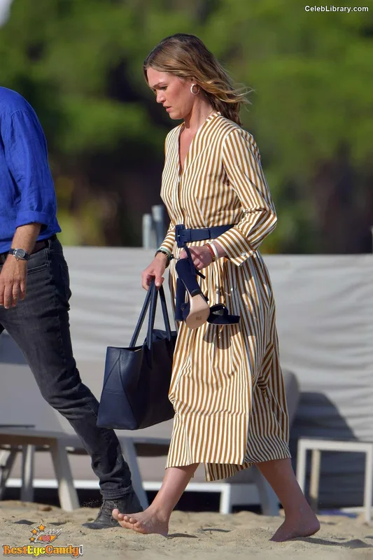 Julia Stiles photo 18 of 149