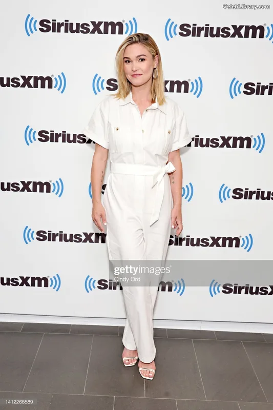 Julia Stiles photo 12 of 149