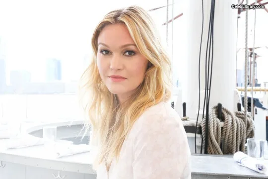 Julia Stiles photo 3 of 149