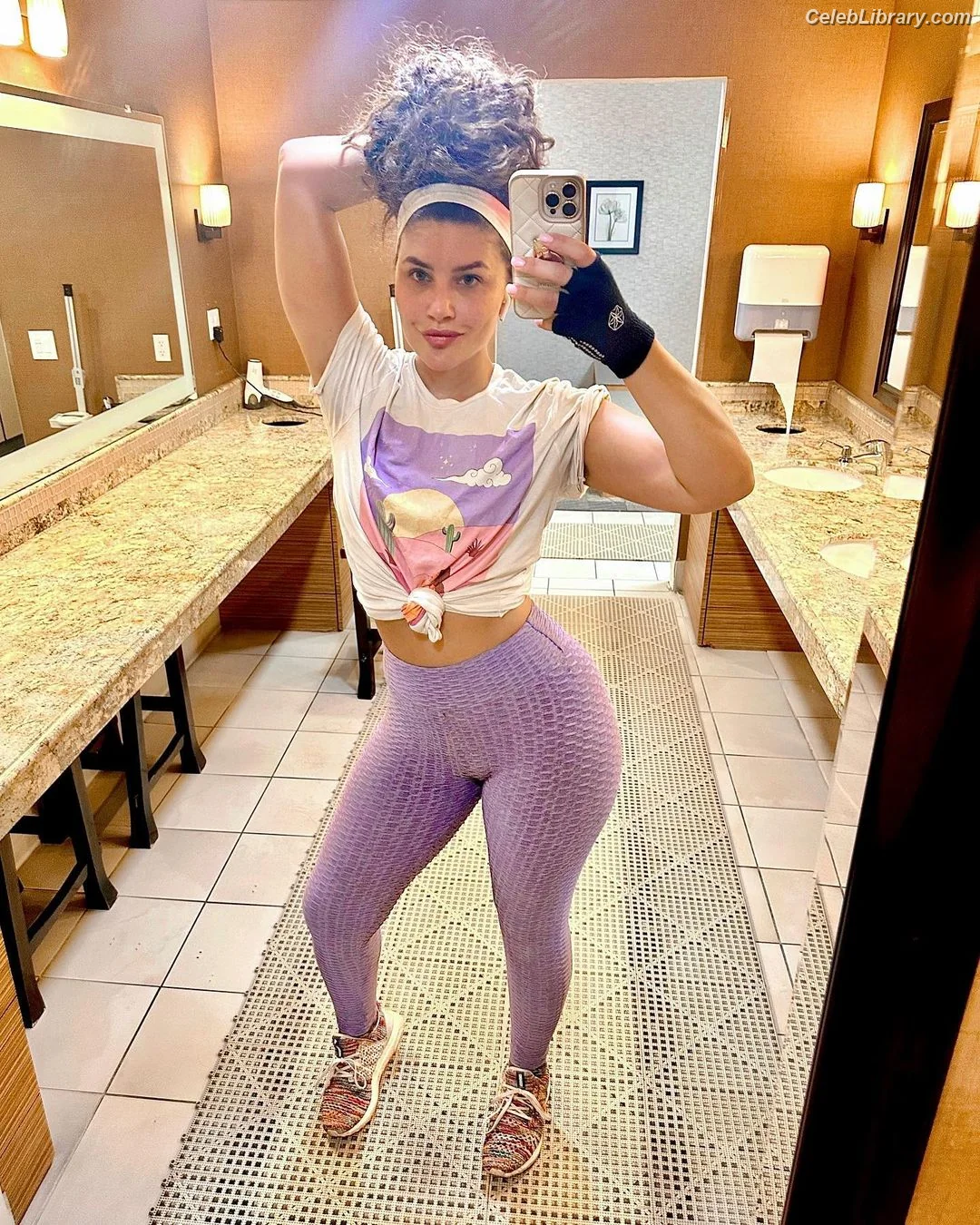 Juliana Harkavy photo 19 of 65