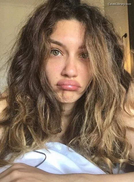 Juliana Harkavy photo 10 of 65