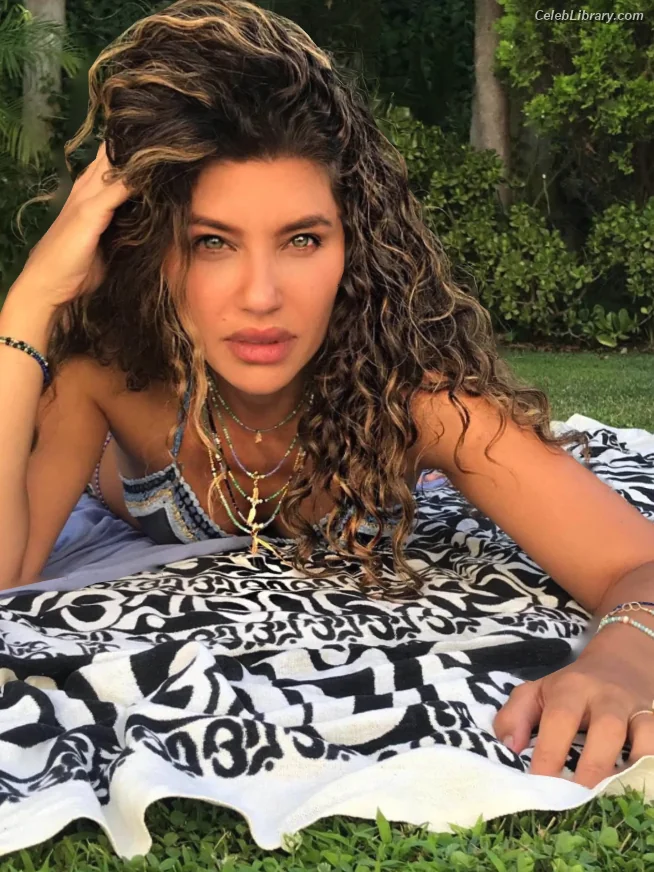Juliana Harkavy photo 15 of 65
