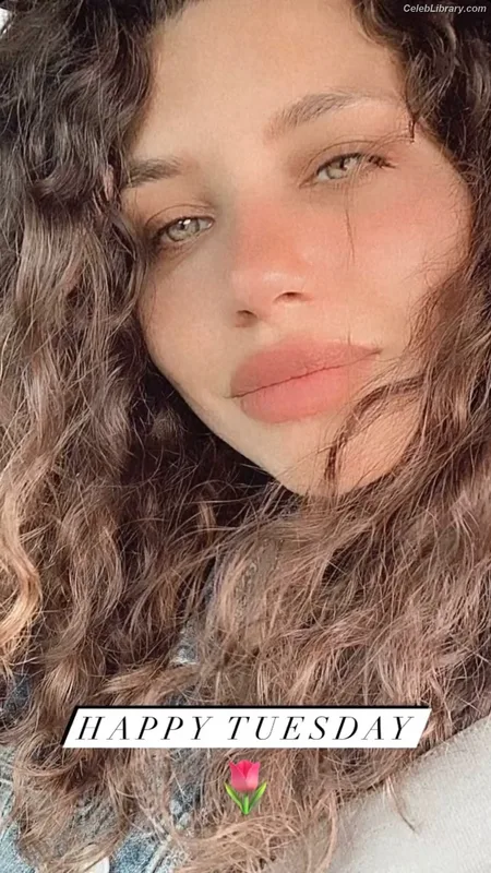 Juliana Harkavy photo 11 of 66