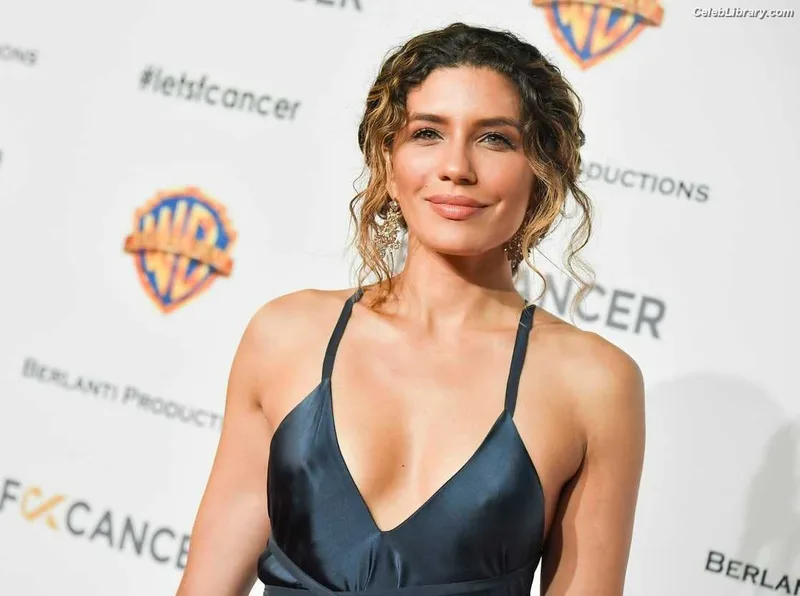 Juliana Harkavy photo 12 of 66