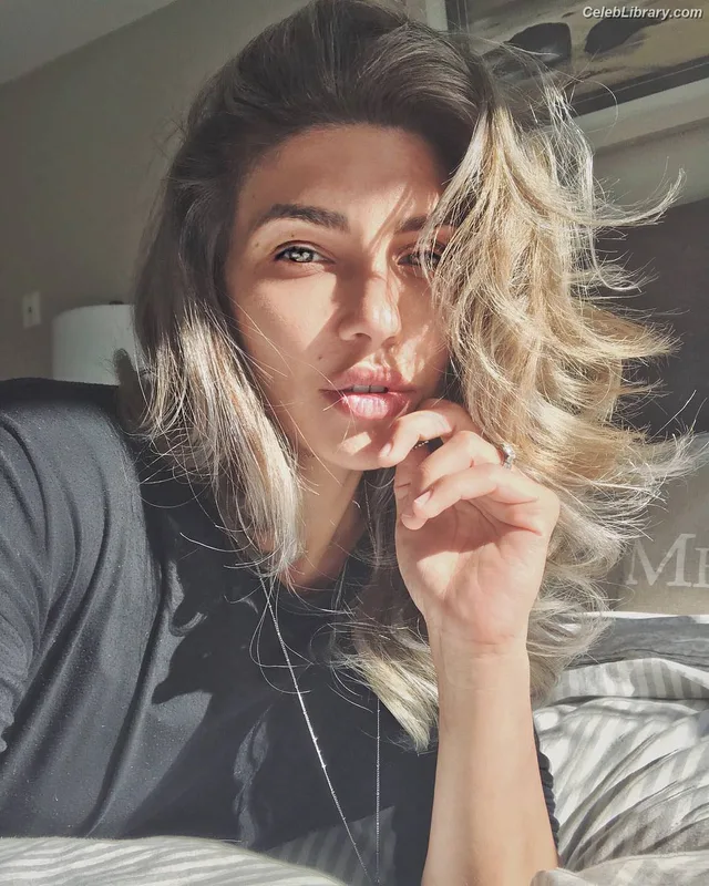 Juliana Harkavy photo 13 of 66