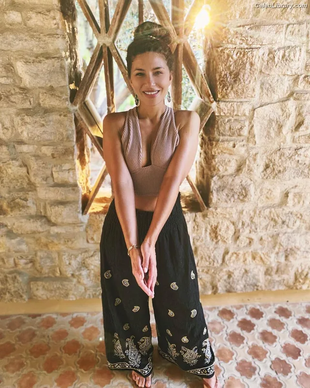 Juliana Harkavy photo 24 of 66