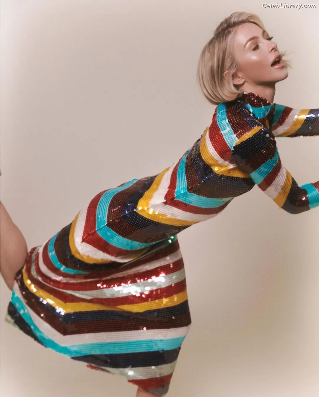 Julianne Hough photo 2 of 697