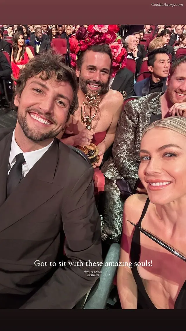 Julianne Hough photo 23 of 697