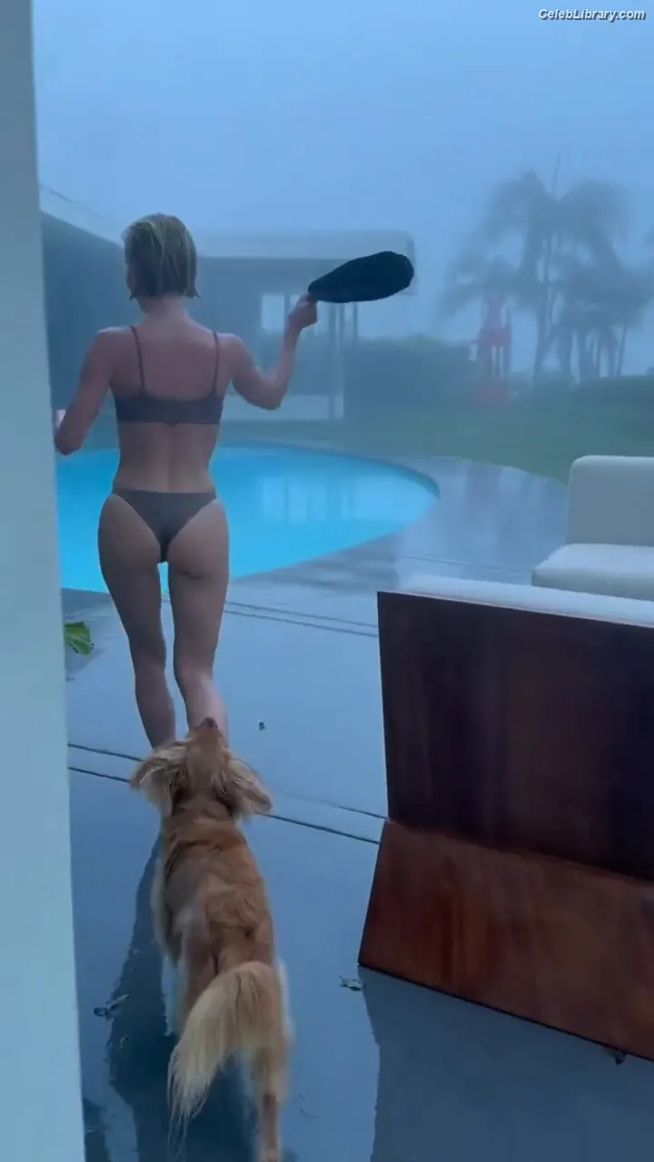 Julianne Hough photo 22 of 697