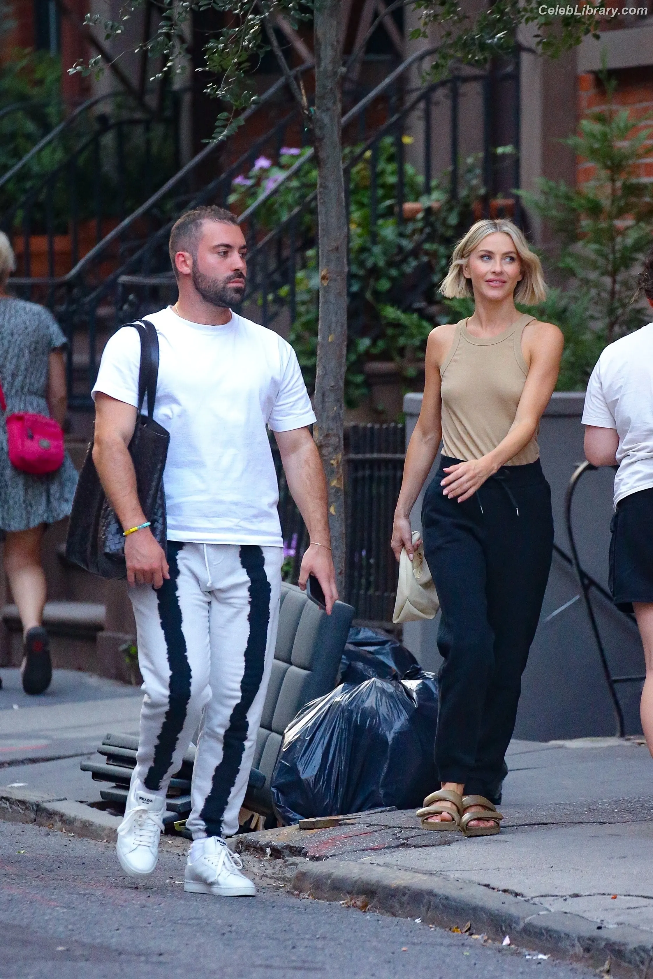 Julianne Hough photo 15 of 697