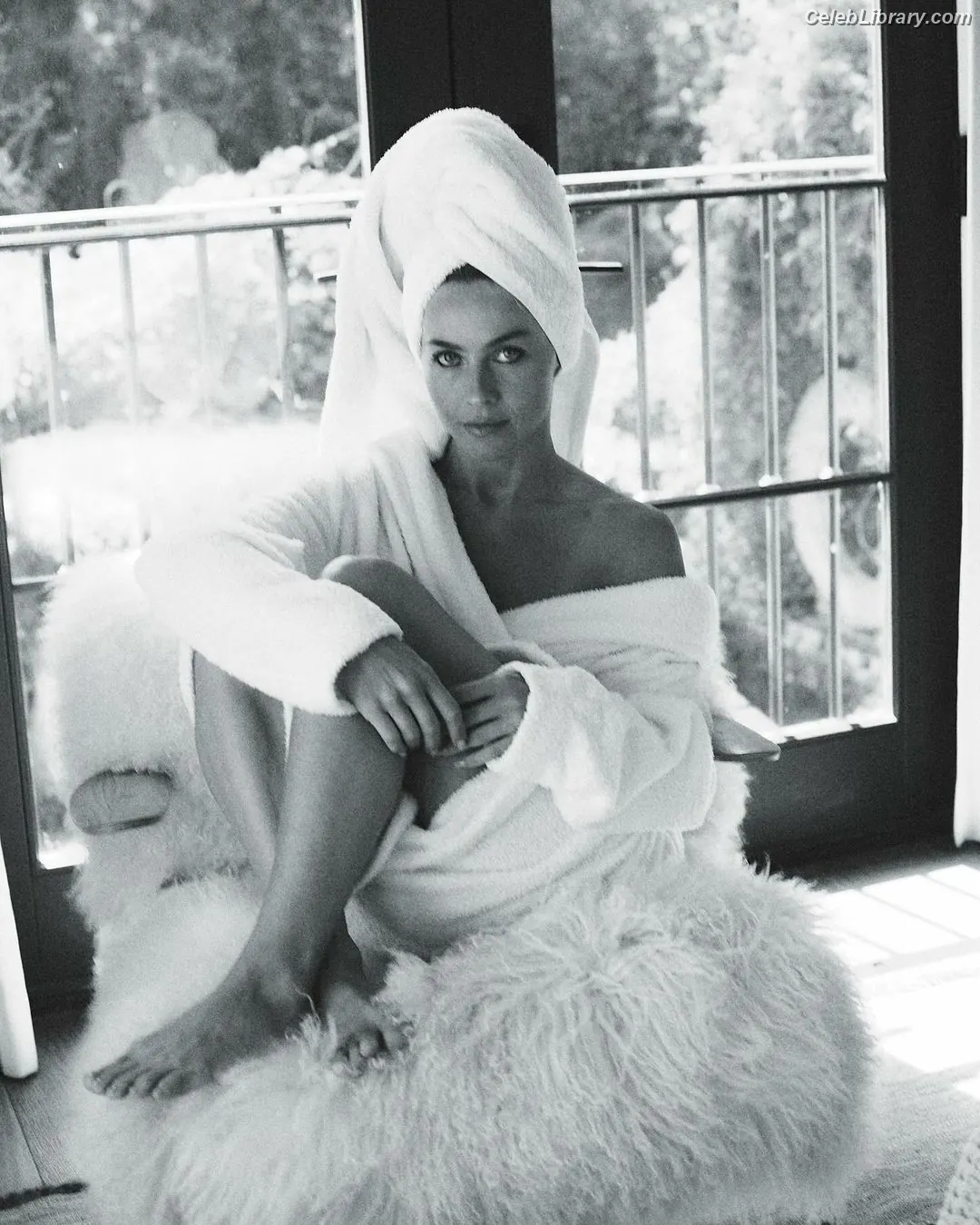 Julianne Hough photo 13 of 697